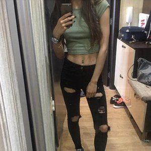 Dusty Olive Ribbed Cropped Top / size: XS